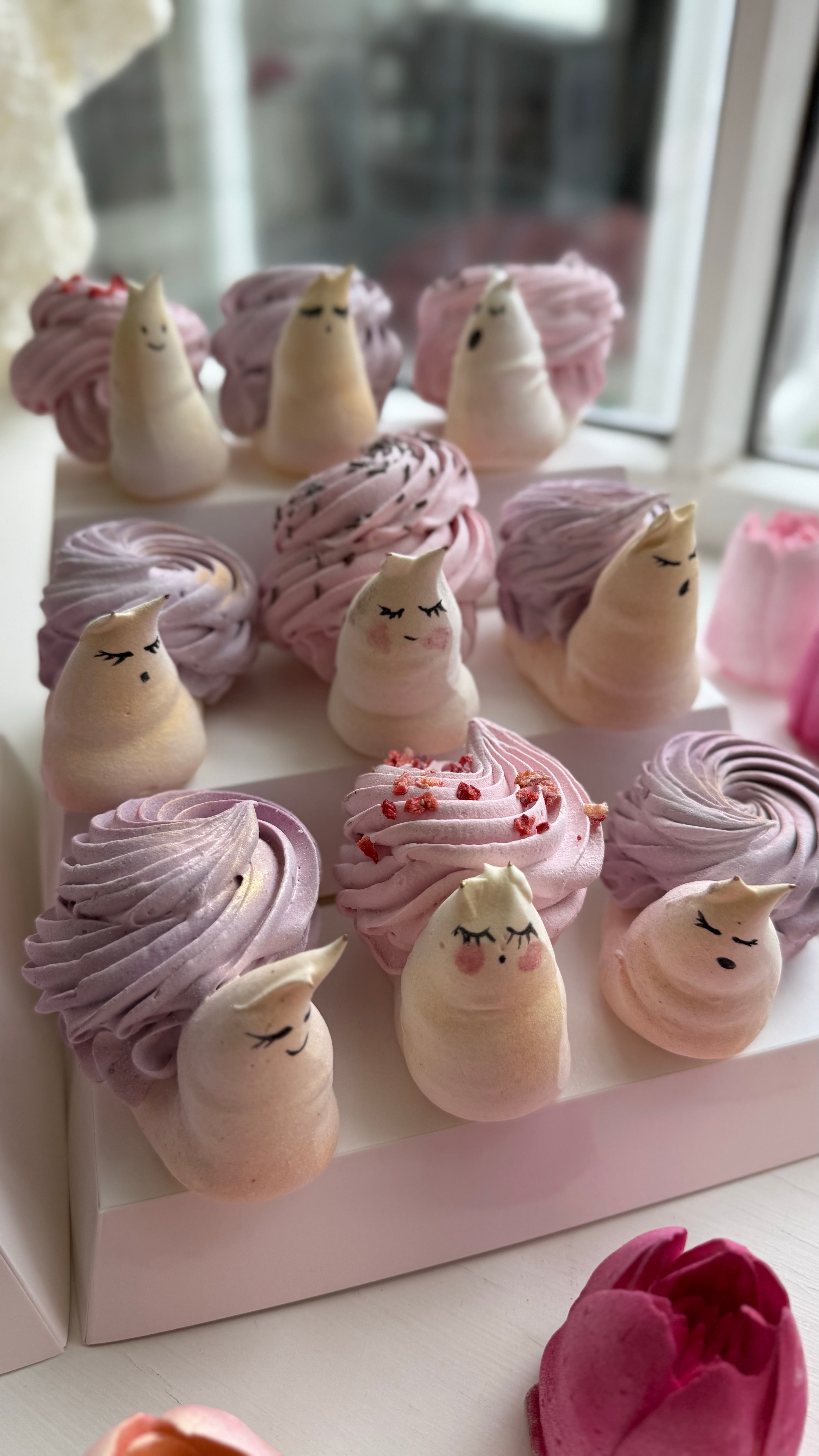 Marshmallow Snails Box Small