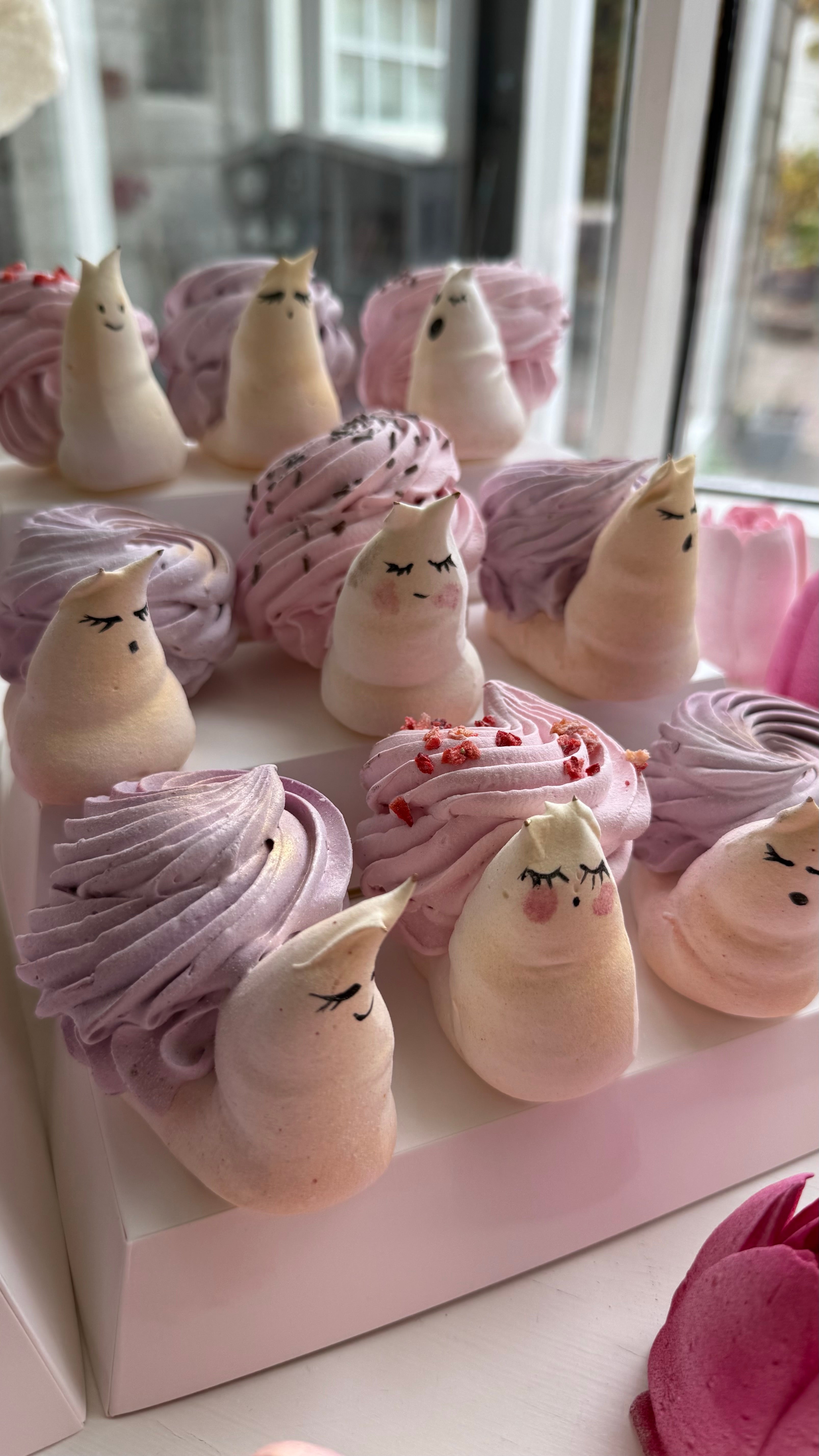 Marshmallow Snails Box Small