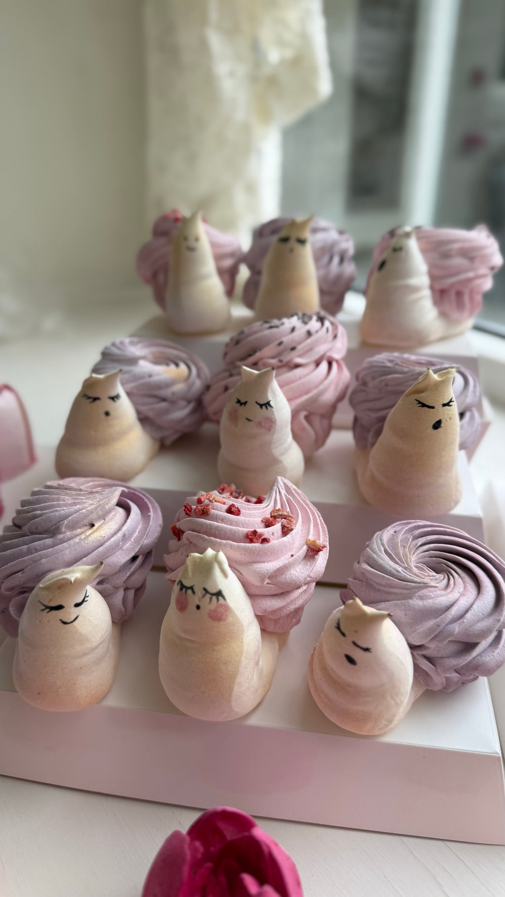 Marshmallow Snails Box Small