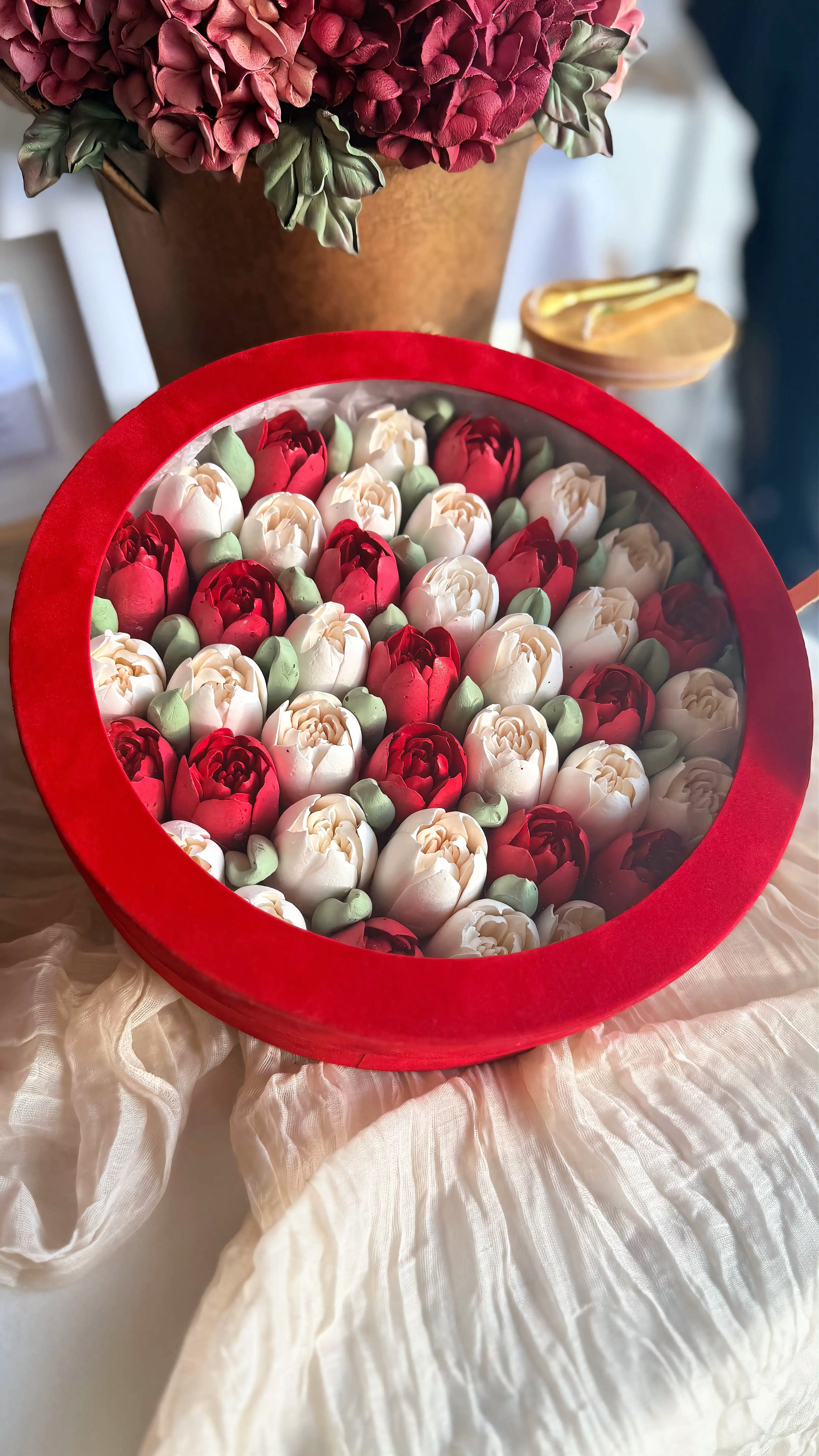 Marshmallow Tulip Box Large