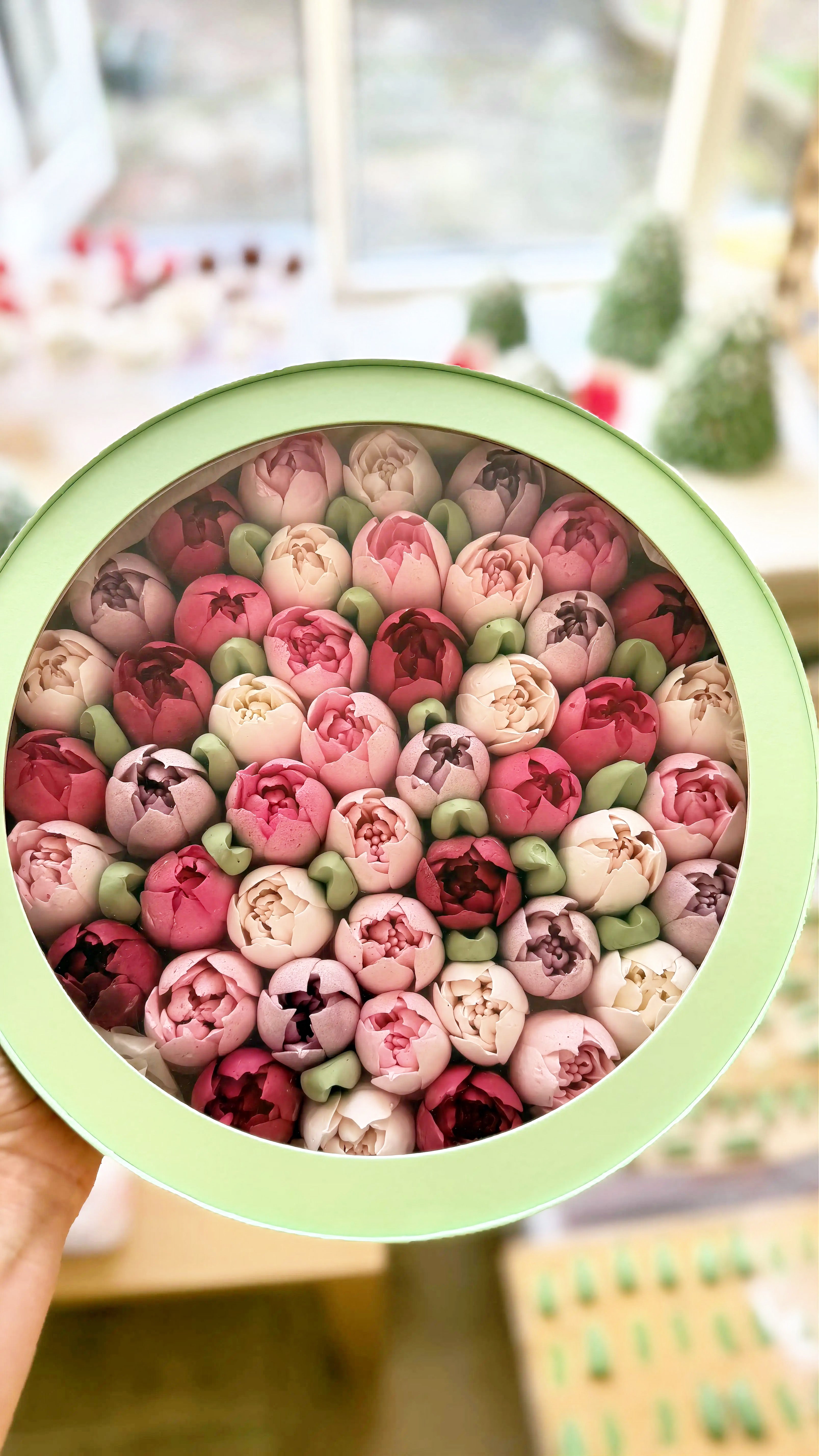 Marshmallow Tulip Box Large