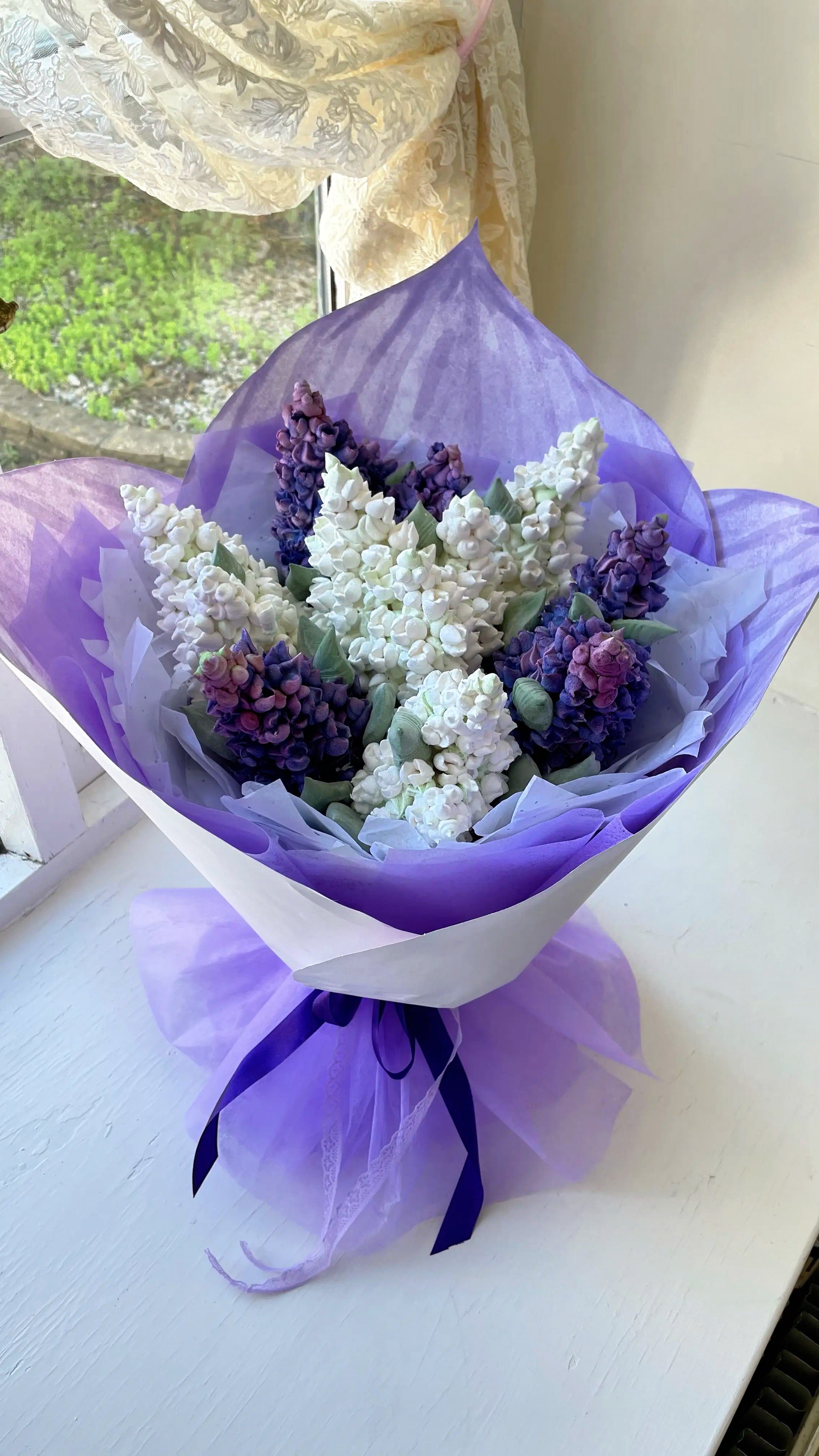 Marshmallow Lilac Bouquet Medium