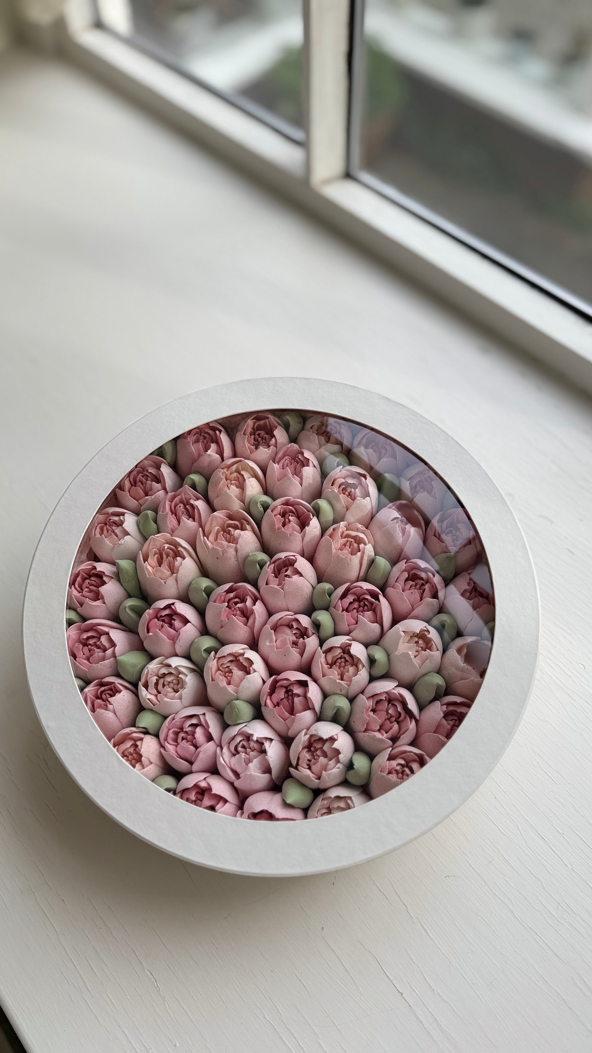 Marshmallow Tulip Box Large
