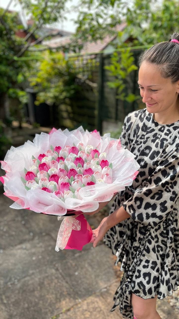 Marshmallow Tulip Bouquet Large