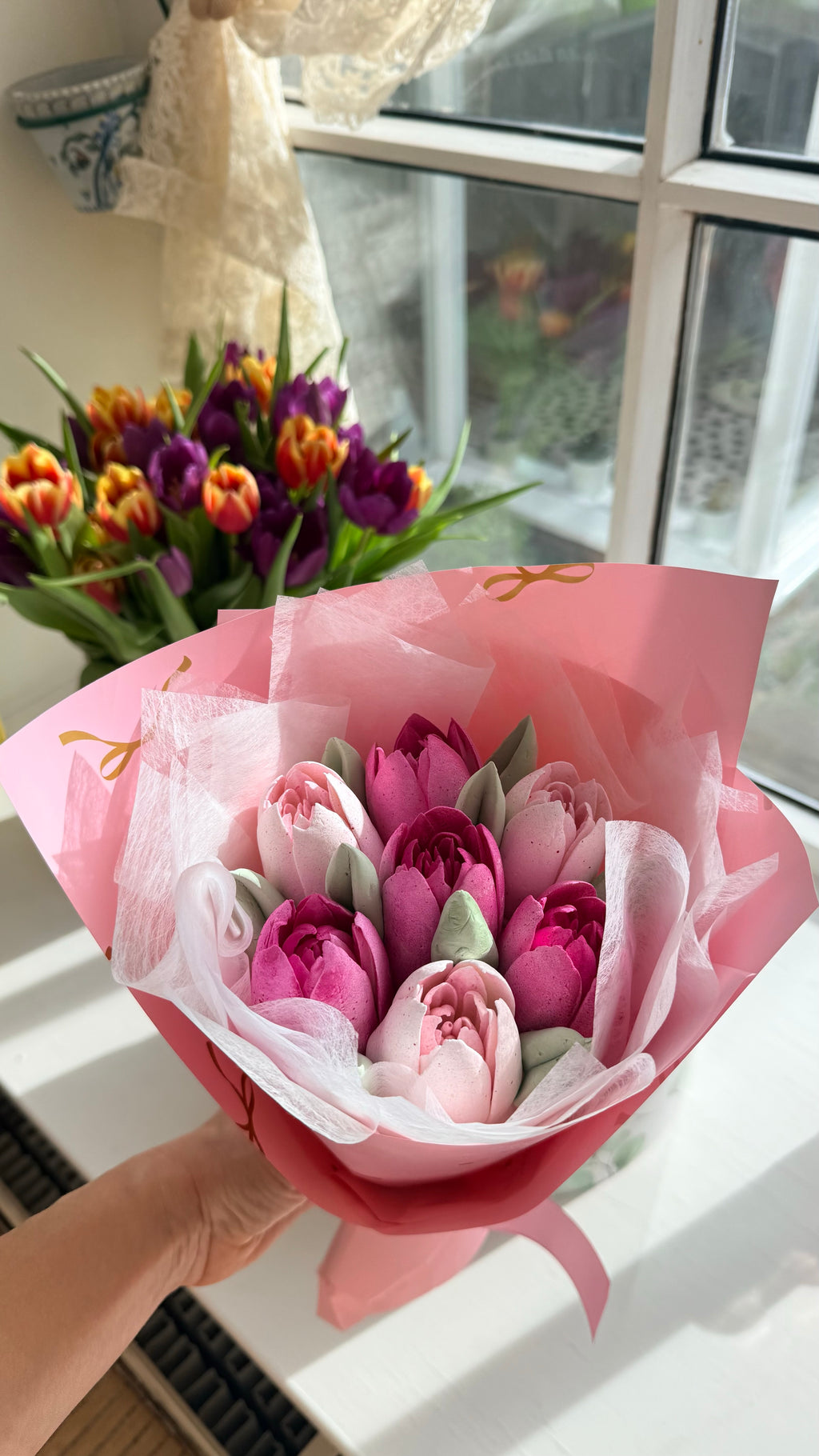 Marshmallow Tulip Bouquet Mini