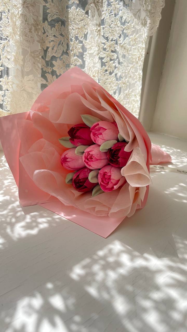 Marshmallow Tulip Bouquet Mini