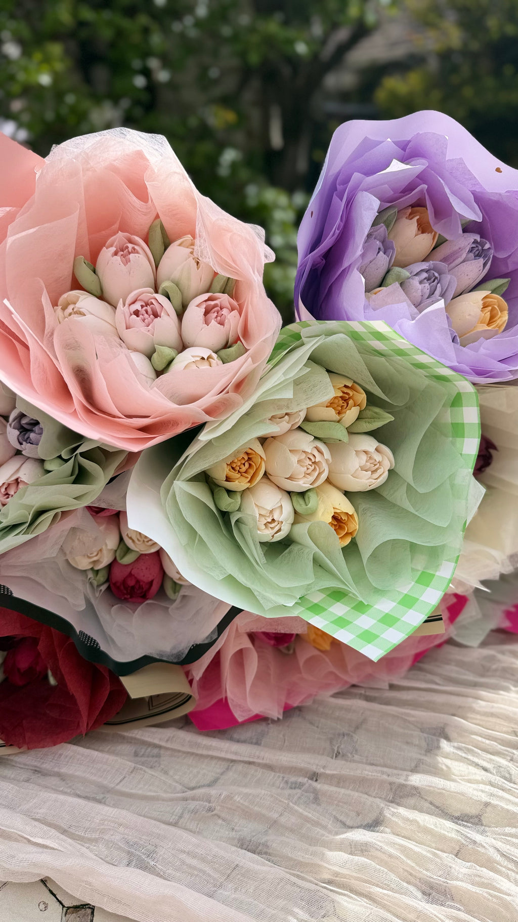 Marshmallow Tulip Bouquet Mini