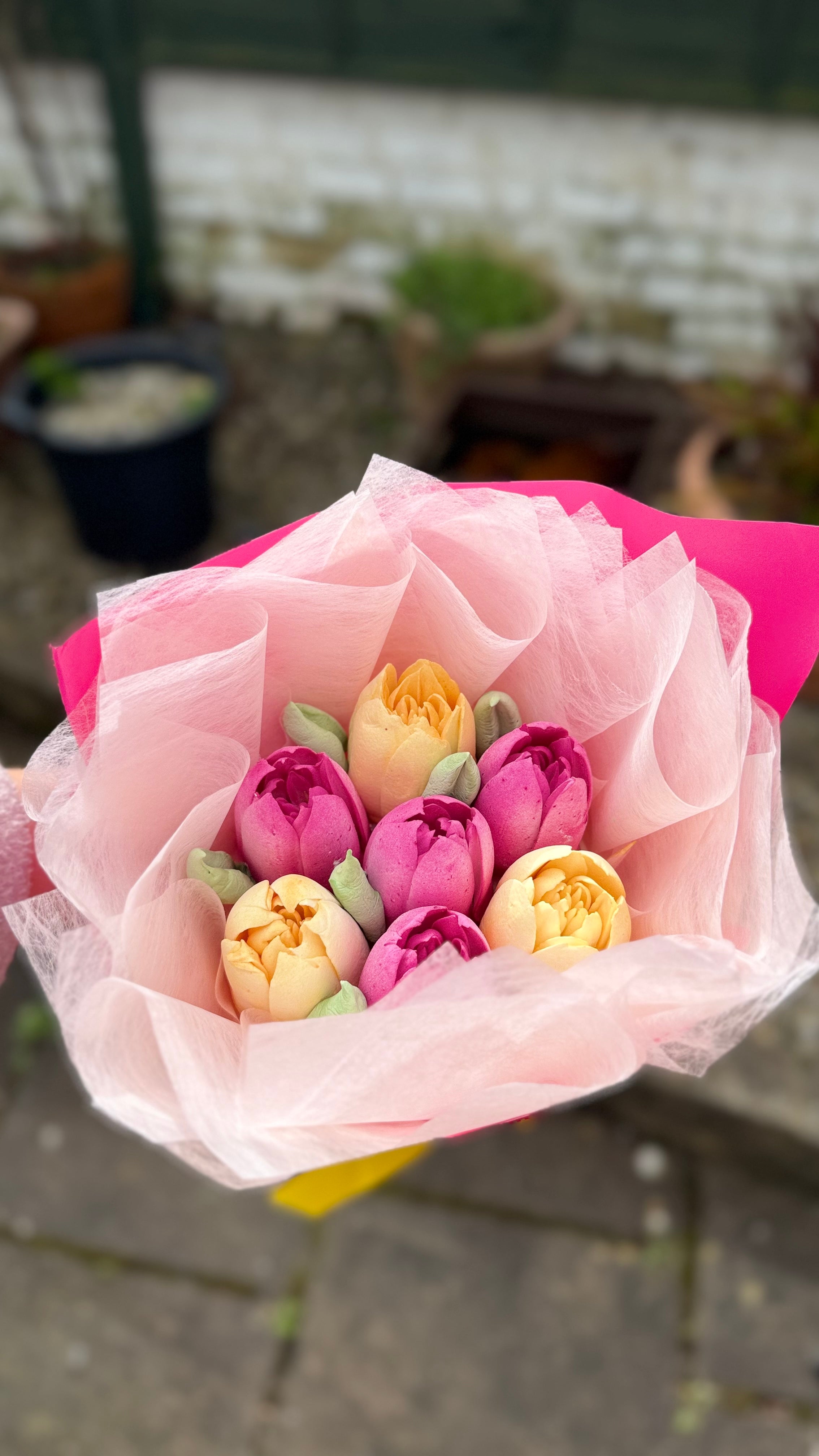 Marshmallow Tulip Bouquet Mini