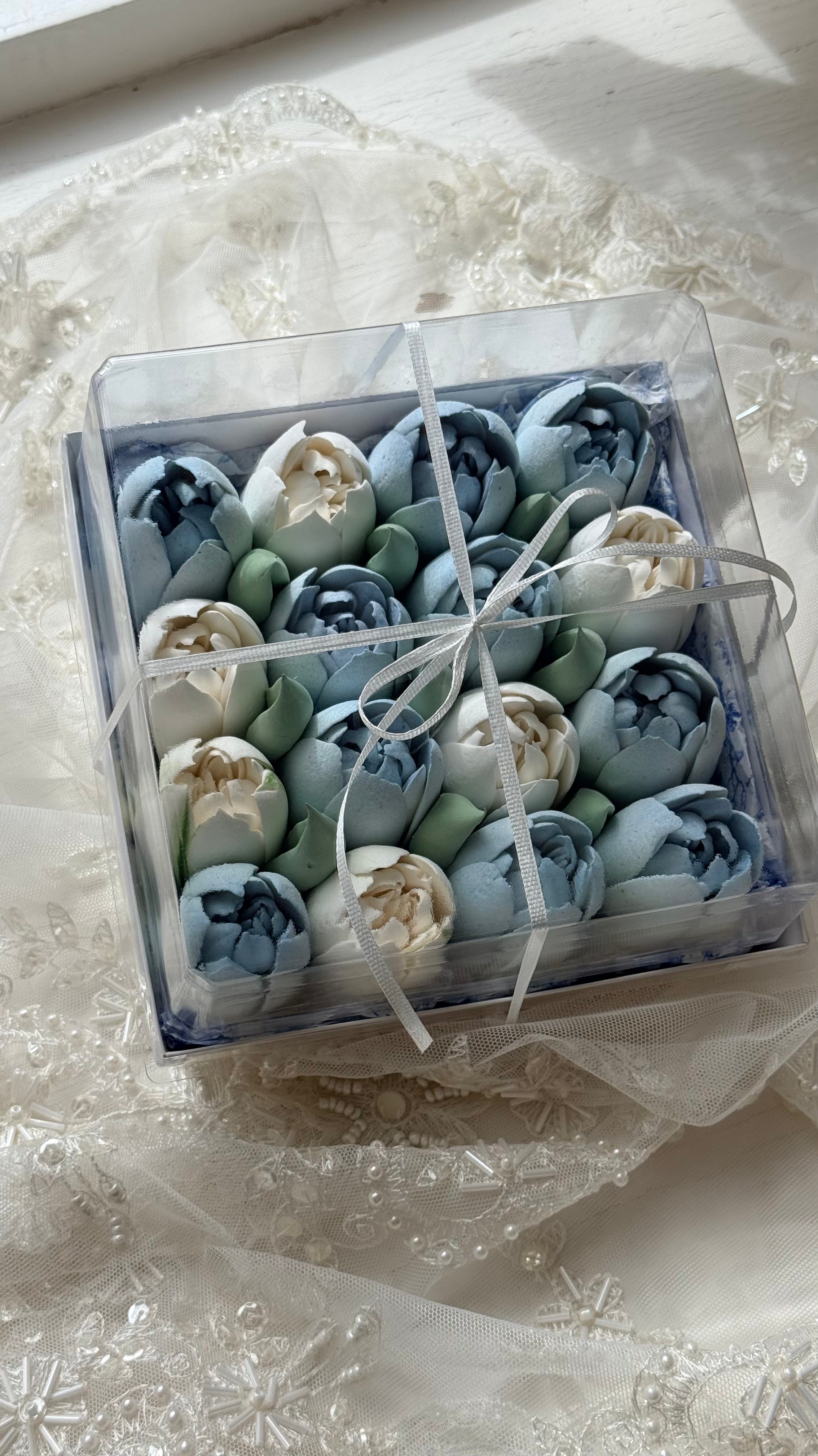 Marshmallow Tulip Box Medium (Square)