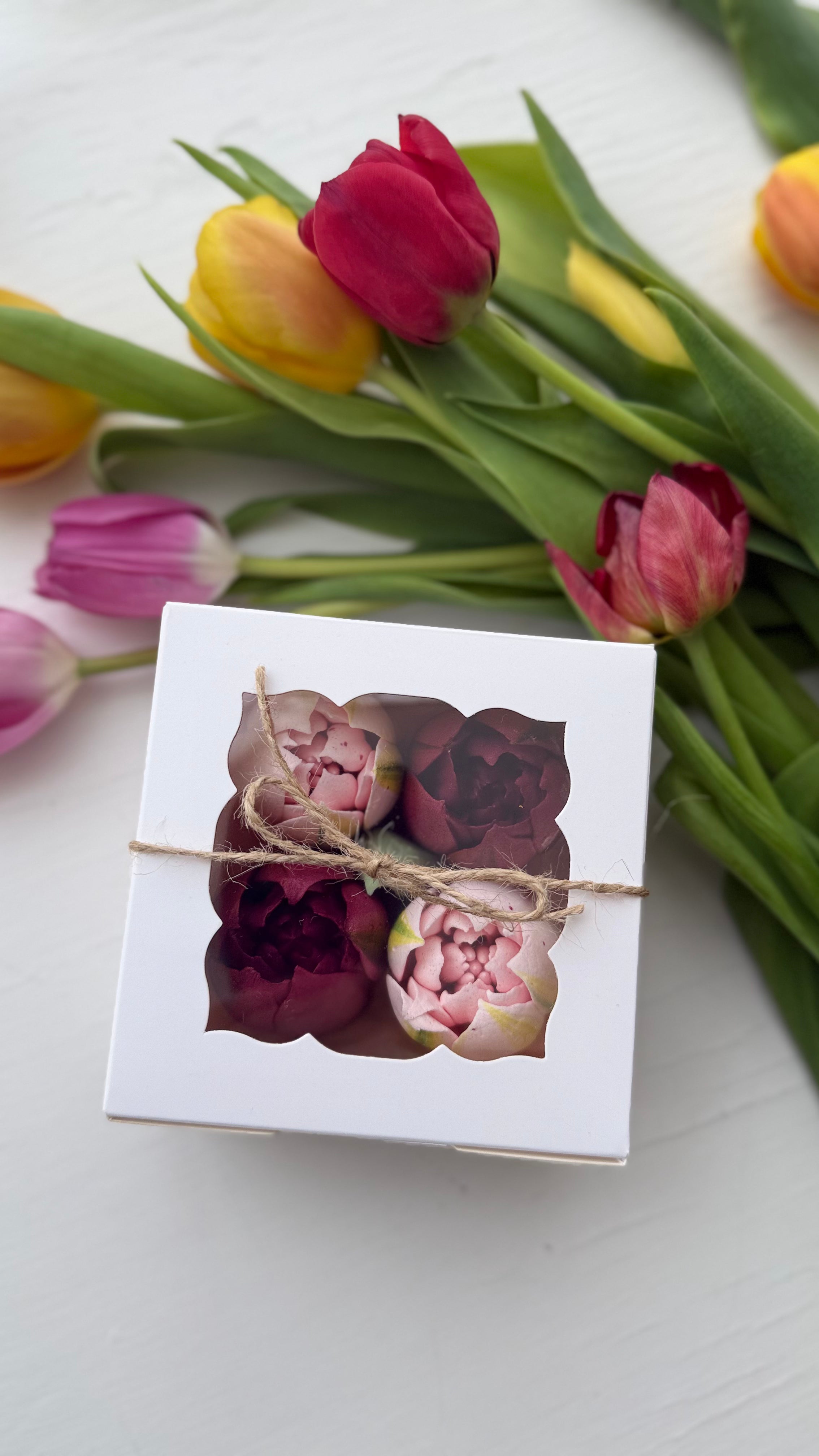 Marshmallow Tulip Box Mini