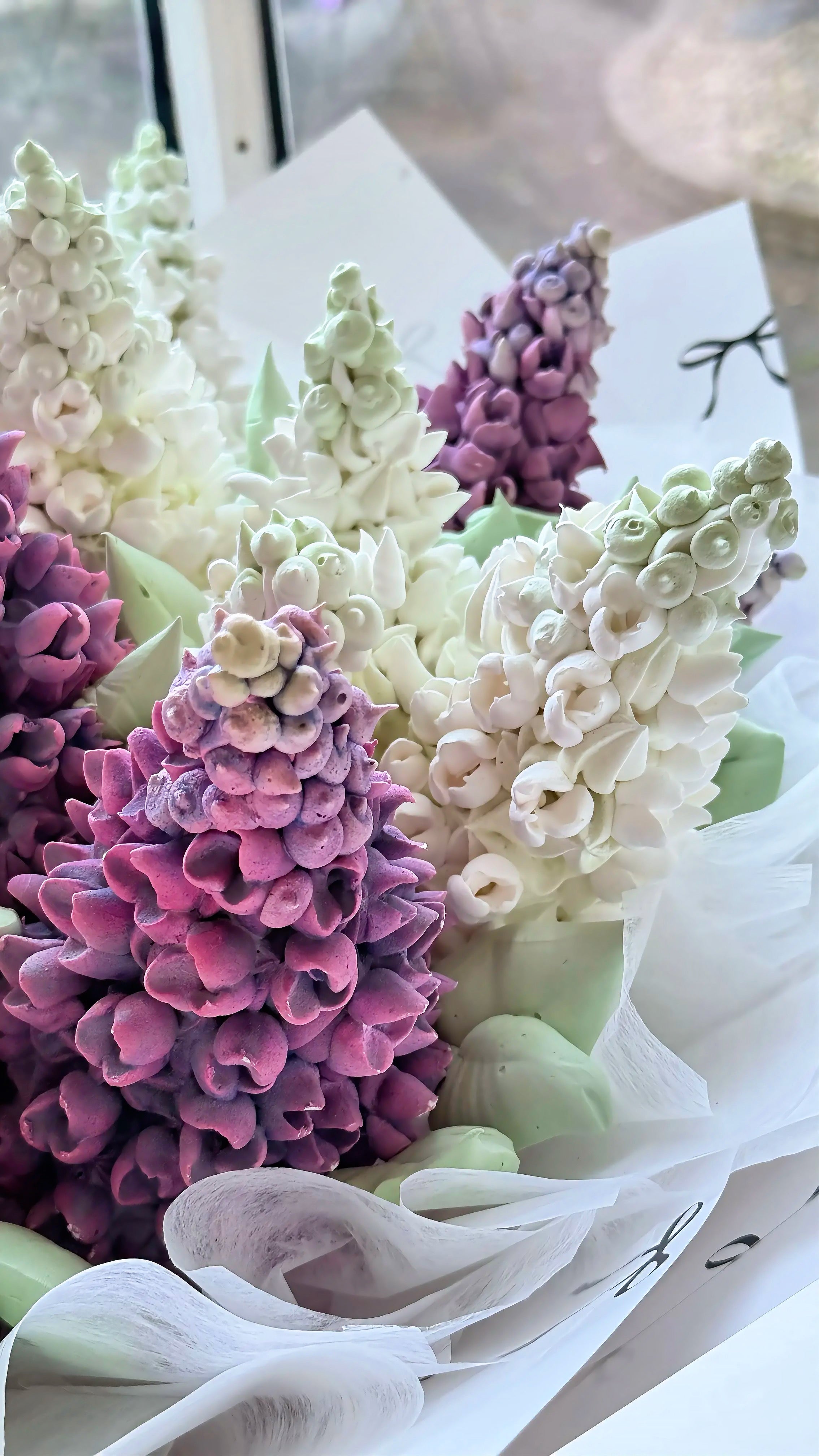 Marshmallow Lilac Bouquet Large
