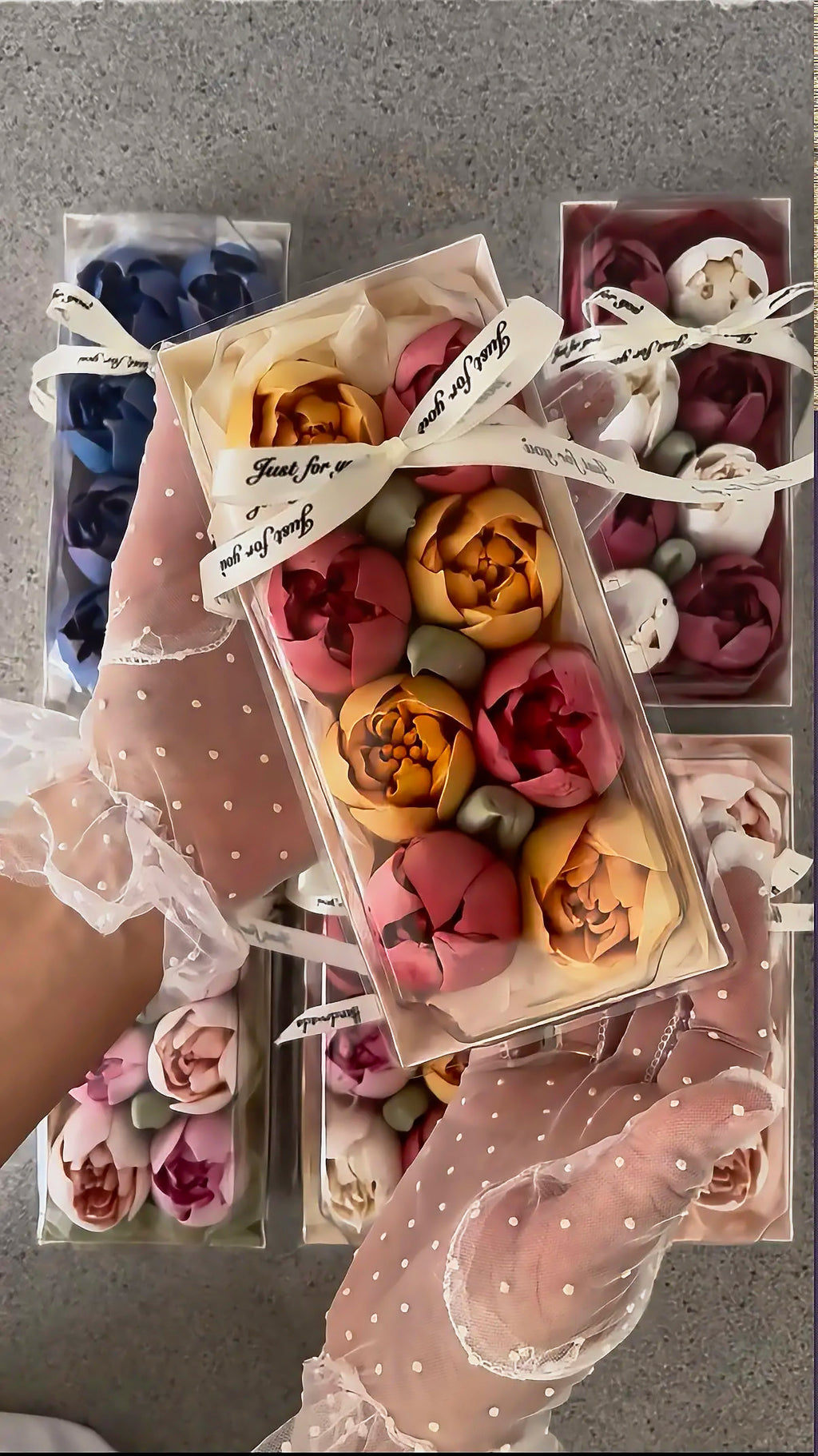 Marshmallow Tulip Box Small (Square)