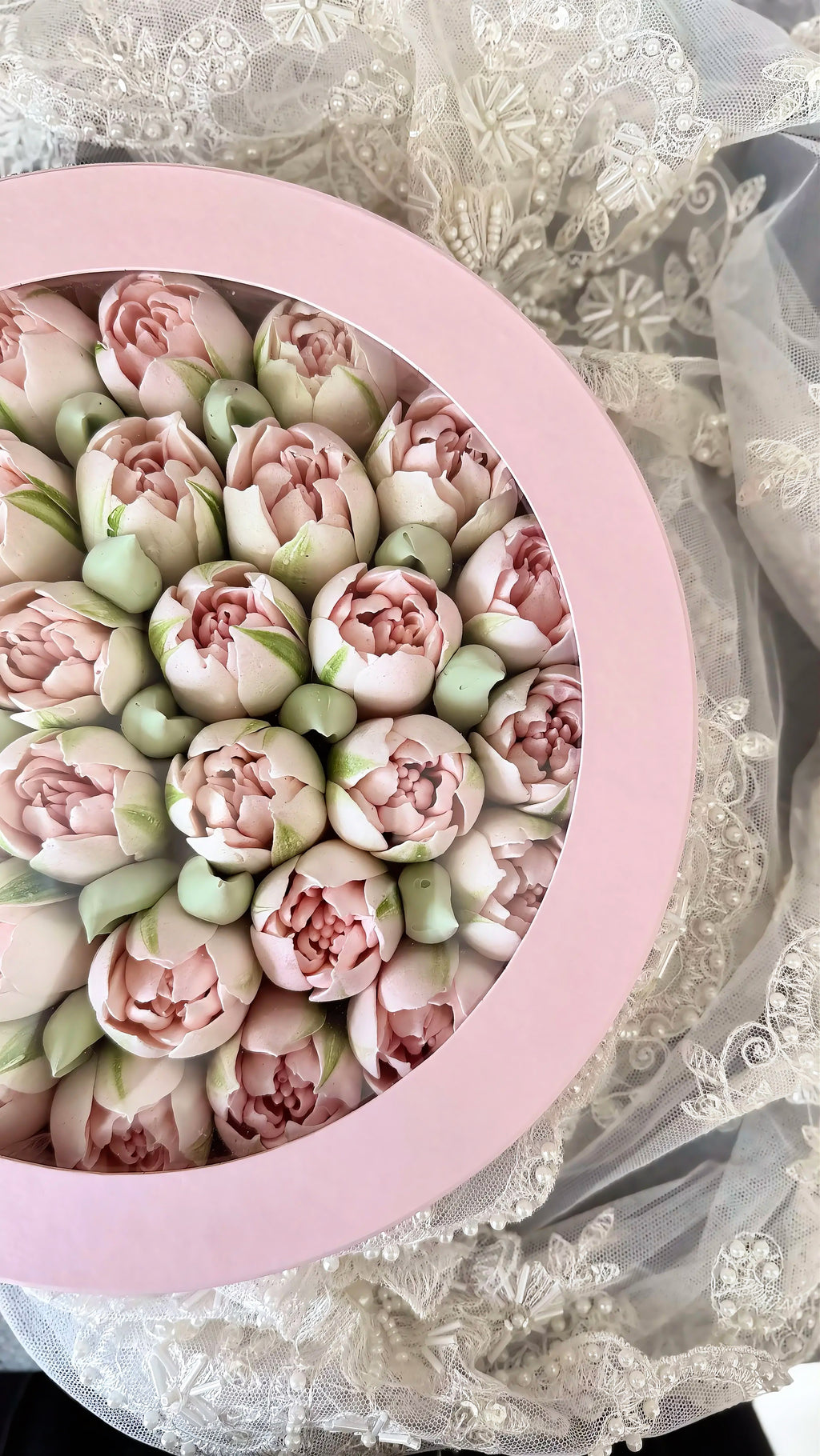 Marshmallow Tulip Box Medium