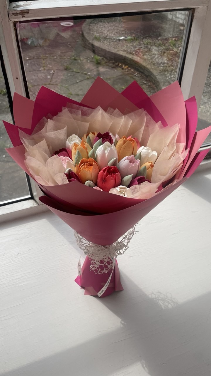 Marshmallow Tulip Bouquet Small