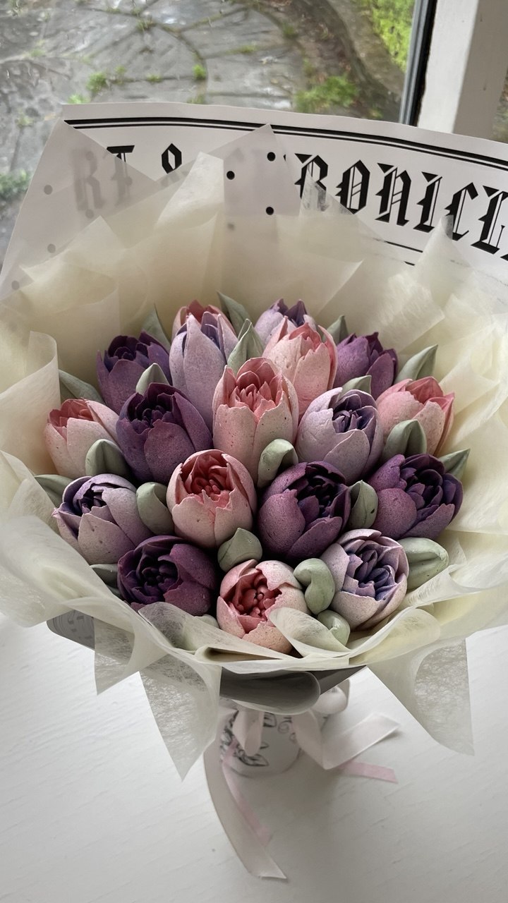 Marshmallow Tulip Bouquet Small